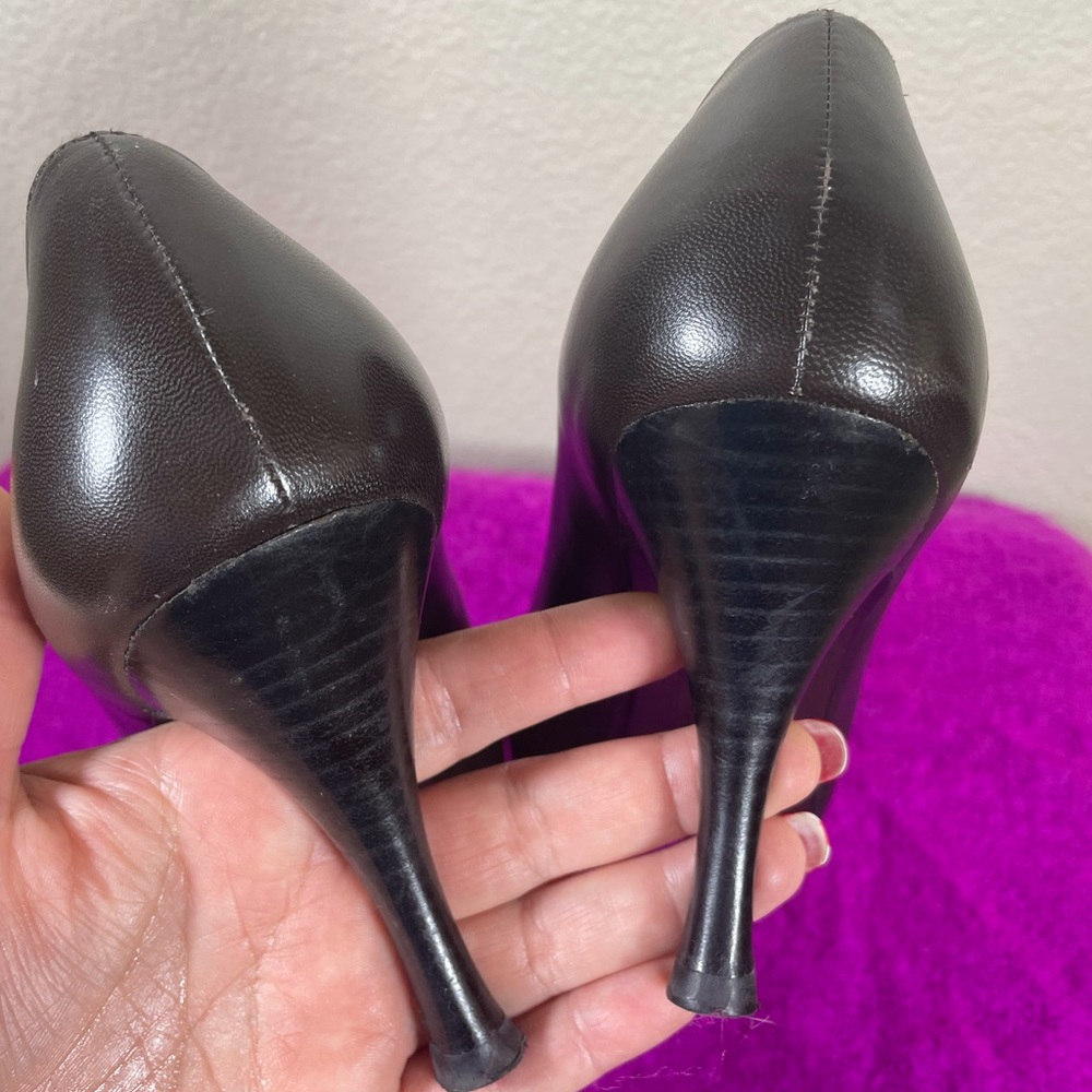 Stuart Weitzman Solid Brown Square Toe Heels 8.5m - image 4